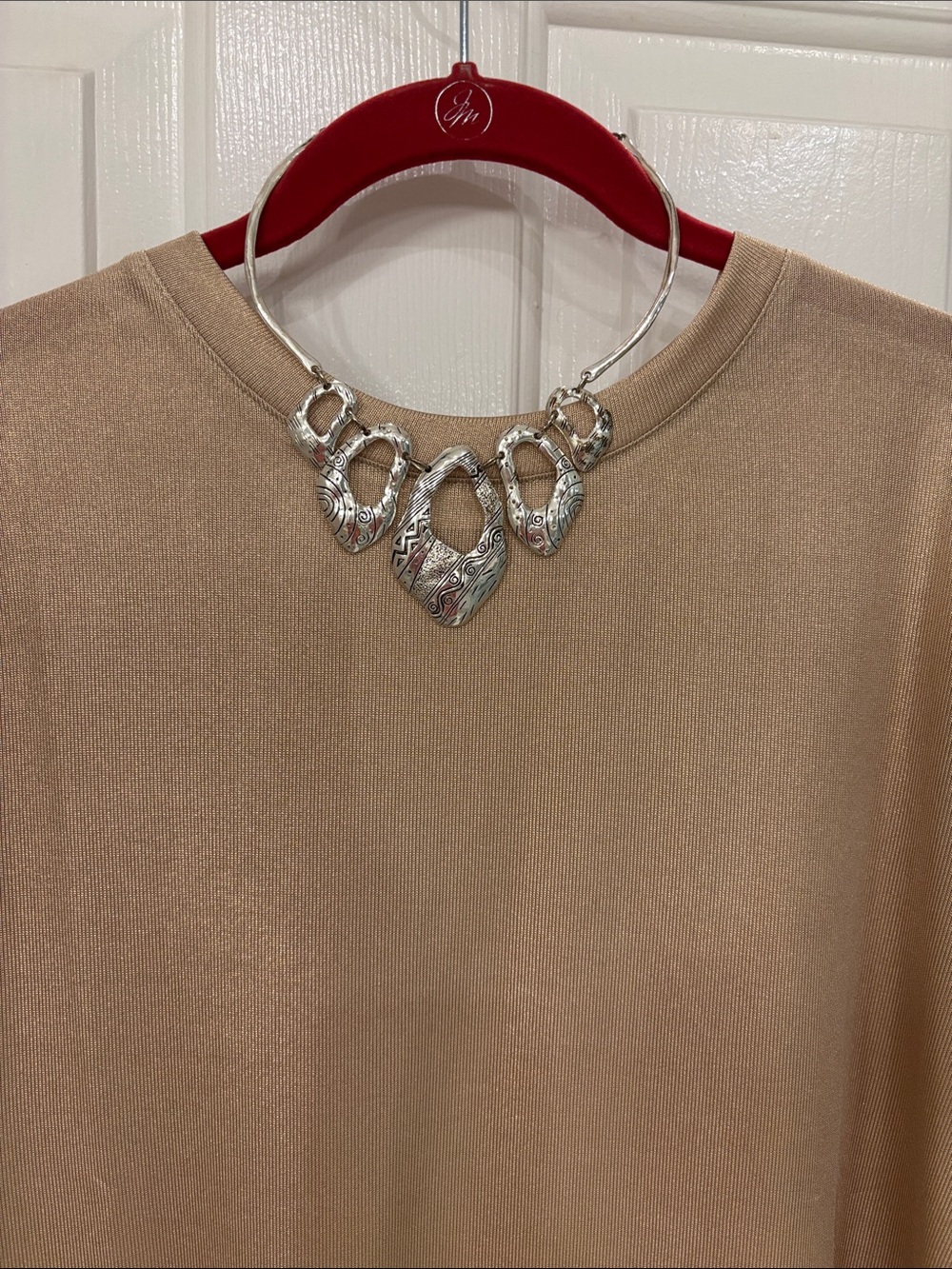 Silver Statement Necklace. Adjustable length.